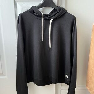 Vuori lightweight pullover